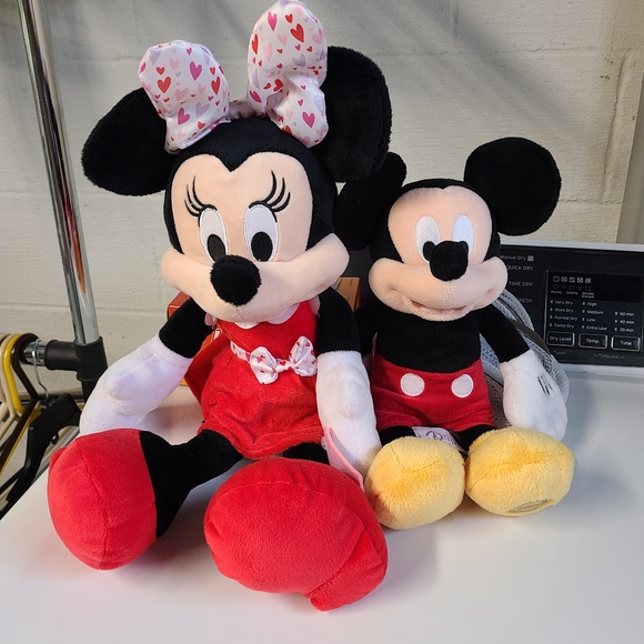 Disney Mickey and Minnie Mouses - Picture 2 of 8